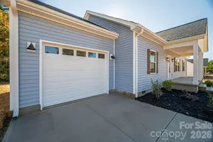 1151 13th St SW, Hickory, NC 28602 - Photo 3