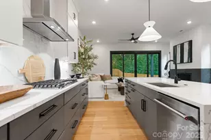 4121 Sarah Dr, Charlotte, NC 28217 - Photo 9