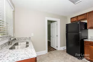 604 Robertson Ave, Charlotte, NC 28208 - Photo 7