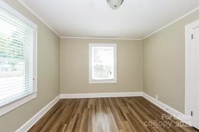 604 Robertson Avenue, Charlotte, NC 28208 - Photo 9