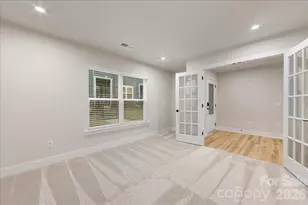 6023 Pivot Ct, Charlotte, NC 28205 - Photo 7
