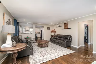 7030 Delta Lake Drive, Charlotte, NC 28215 - Photo 5