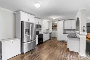 189 Panther Ln, Thomasville, NC 27360 - Photo 3