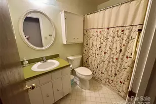 7501 Pawtuckett Rd, Charlotte, NC 28214 - Photo 15