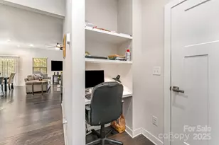 10356 Black Locust Ln, Charlotte, NC 28215 - Photo 5