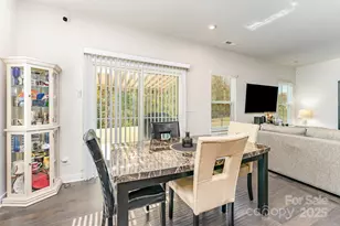 10356 Black Locust Ln, Charlotte, NC 28215 - Photo 9