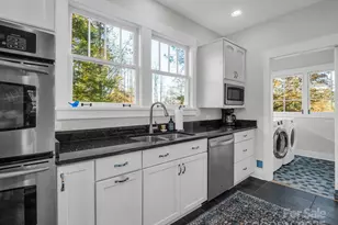 96 Thomas St, Brevard, NC 28712 - Photo 17