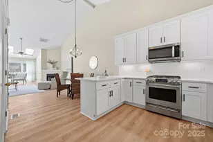 13923 Queens Harbor Rd, Charlotte, NC 28278 - Photo 3