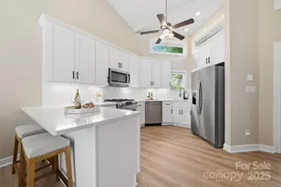 13923 Queens Harbor Rd, Charlotte, NC 28278 - Photo 5