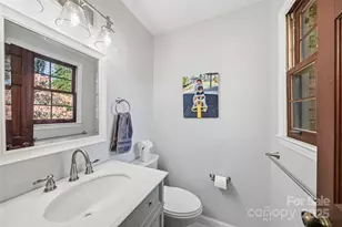 7116 Hollyhouse Dr, Charlotte, NC 28215 - Photo 19