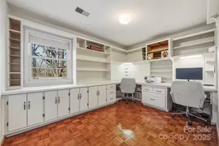 7116 Hollyhouse Dr, Charlotte, NC 28215 - Photo 27