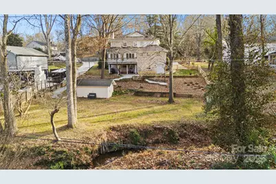 7116 Hollyhouse Drive, Charlotte, NC 28215 - Photo 3