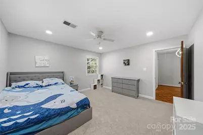 7116 Hollyhouse Drive, Charlotte, NC 28215 - Photo 25