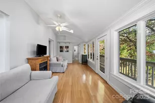 7116 Hollyhouse Dr, Charlotte, NC 28215 - Photo 15