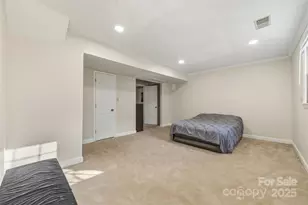 7116 Hollyhouse Dr, Charlotte, NC 28215 - Photo 33