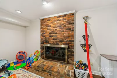 7116 Hollyhouse Drive, Charlotte, NC 28215 - Photo 37