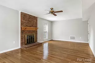 9701 Kent Village Dr, Charlotte, NC 28269 - Photo 9