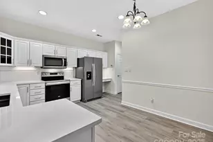 8465 Olde Troon Dr, Charlotte, NC 28277 - Photo 9