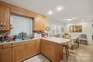 3010 7th St Dr NE, Hickory, NC 28601 - Photo 7