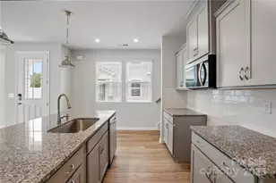 2123 Vinyasa Ln, Charlotte, NC 28215 - Photo 9