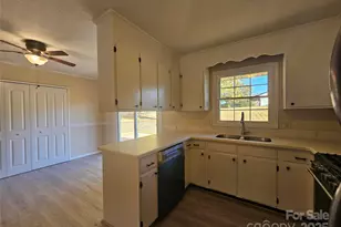 3025 Downing St, Shelby, NC 28152 - Photo 7