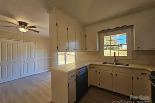 3025 Downing St, Shelby, NC 28152 - Photo 9