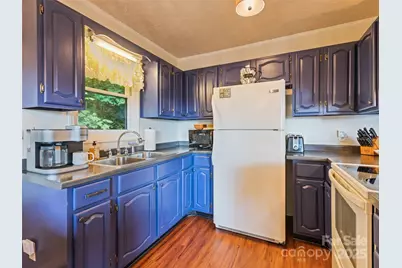 318 Grapevine Cove, Waynesville, NC 28785 - Photo 11