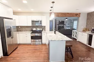 1047 Marietta St, Charlotte, NC 28214 - Photo 7