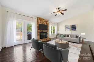 501 Vista Grande Cir, Charlotte, NC 28226 - Photo 3