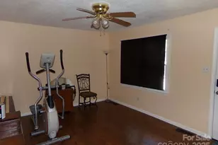 556 Roundtree Cir, Chester, SC 29706 - Photo 9