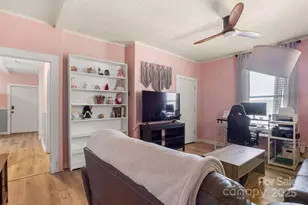 204 Shelby St, Hickory, NC 28601 - Photo 13