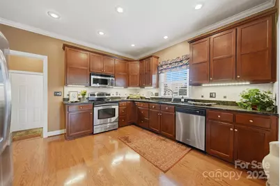 4410 1st Street Drive NW, Hickory, NC 28601 - Photo 3