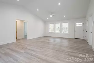 17 Sycamore St, Asheville, NC 28804 - Photo 11