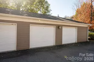600 Vista Lake Dr, Candler, NC 28715 - Photo 23