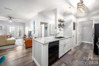 600 Vista Lake Drive #4, Candler, NC 28715 - Photo 5