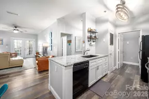 600 Vista Lake Dr, Candler, NC 28715 - Photo 5