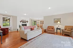 228 Raintree Dr, Hendersonville, NC 28791 - Photo 9