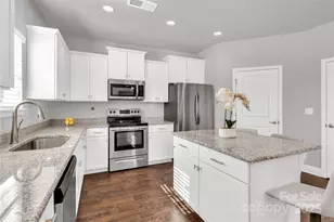 705 Centennial St, Gastonia, NC 28056 - Photo 9