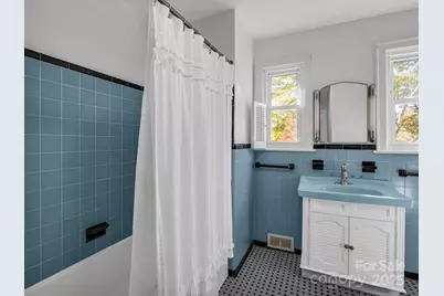 1618 Kensington Road, Hendersonville, NC 28791 - Photo 25