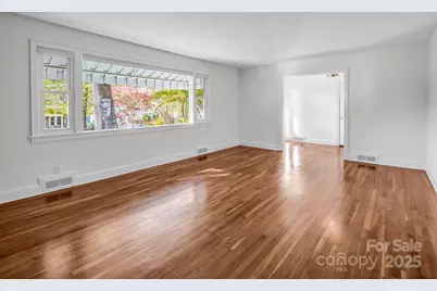 1618 Kensington Road, Hendersonville, NC 28791 - Photo 7