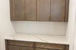 4150 Eastover Glen, Charlotte, NC 28269 - Photo 3