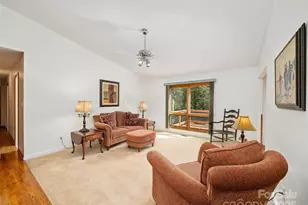 105 Goldfinch Ln, Asheville, NC 28803 - Photo 15