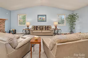 105 Goldfinch Ln, Asheville, NC 28803 - Photo 7