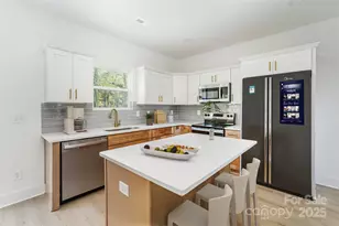 606 6th St Ct NW, Conover, NC 28613 - Photo 3