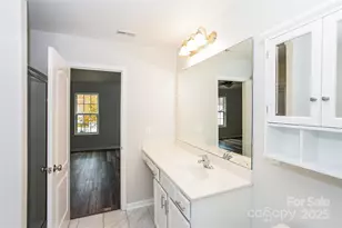 12103 Brittondale Ln, Charlotte, NC 28215 - Photo 7