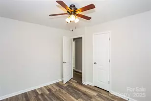 12103 Brittondale Ln, Charlotte, NC 28215 - Photo 11