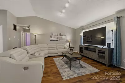 489 14th Avenue Drive NE, Hickory, NC 28601 - Photo 11