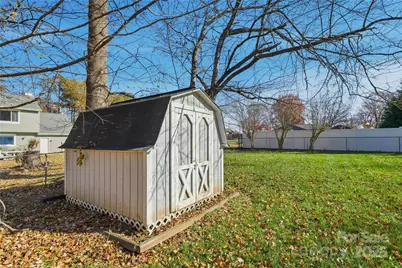 489 14th Avenue Drive NE, Hickory, NC 28601 - Photo 7