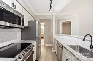 2500 Cranbrook Ln, Charlotte, NC 28207 - Photo 13