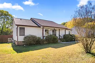 304 Autumn Dr, Harrisburg, NC 28075 - Photo 3